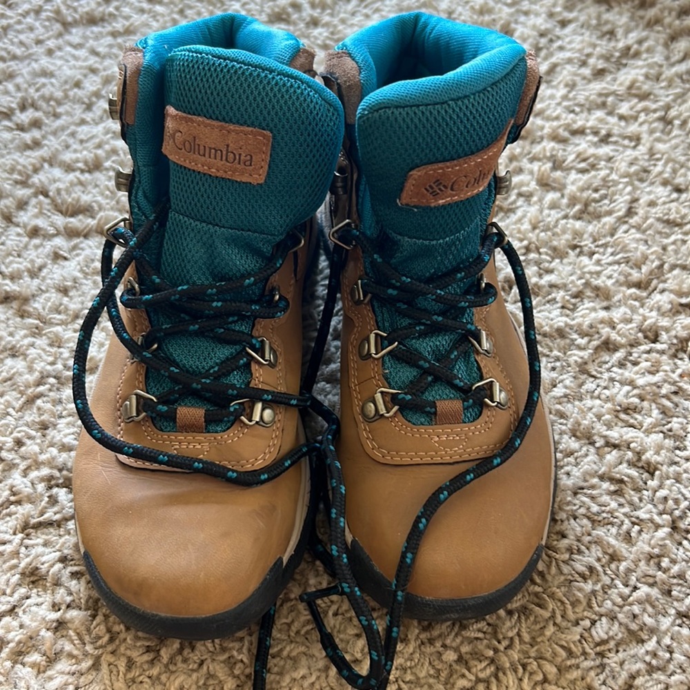Columbia Hiking Boots Sz 8
